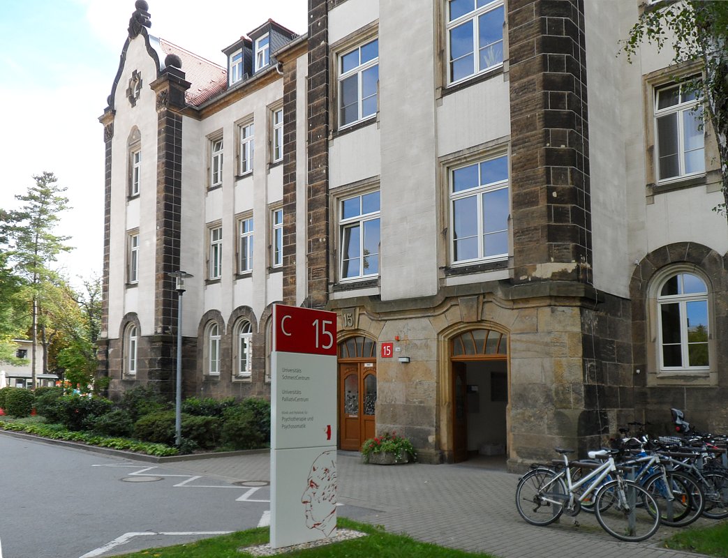 Uniklinik Dresden, Haus 15